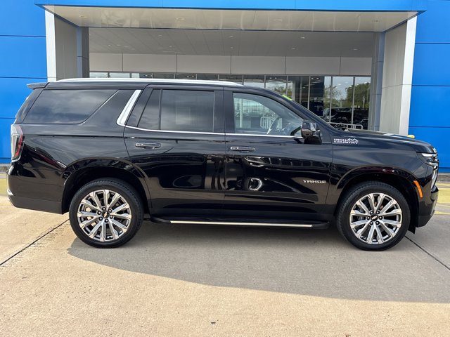 Used 2025 Chevrolet Tahoe High Country w/ Sun And Tow Package AWD/4WD image 2