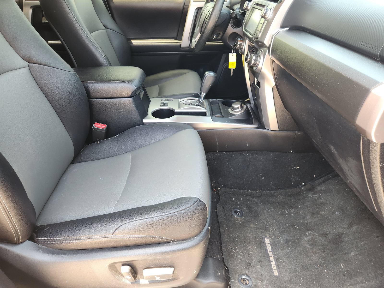 Used 2018 Toyota 4Runner SR5 Premium AWD/4WD image 17
