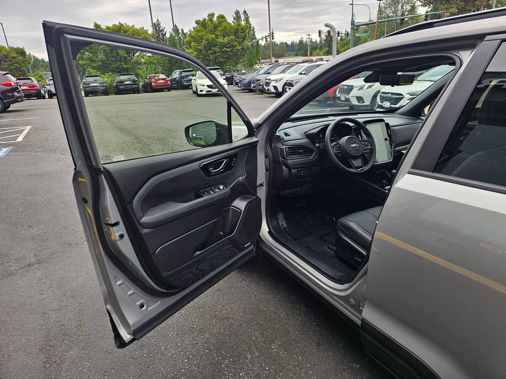 Used 2025 Subaru Forester Touring w/ Popular Package - Touring AWD/4WD image 19