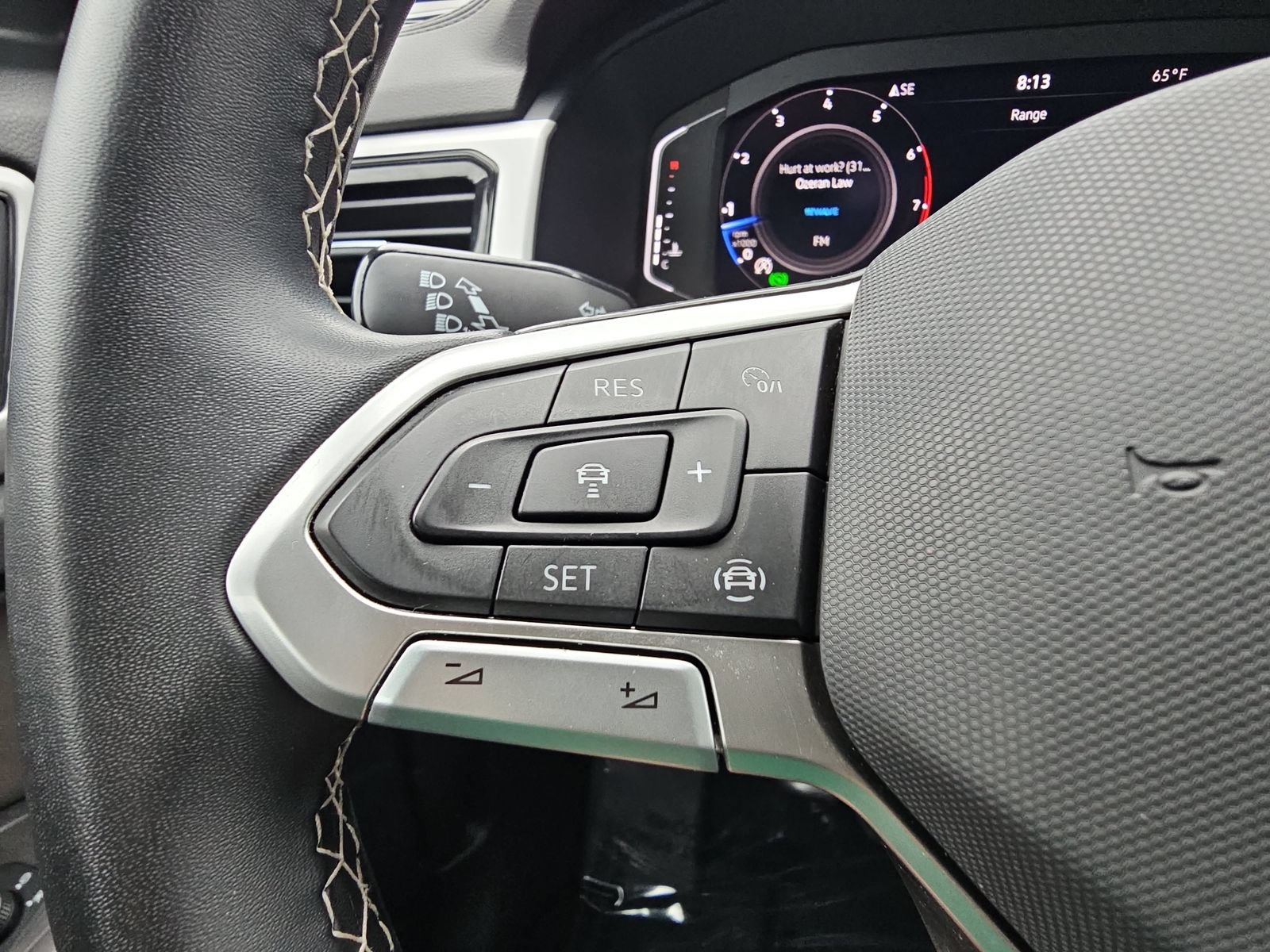 Used 2023 Volkswagen Atlas Cross Sport SE w/ Panoramic Sunroof Package FWD image 17