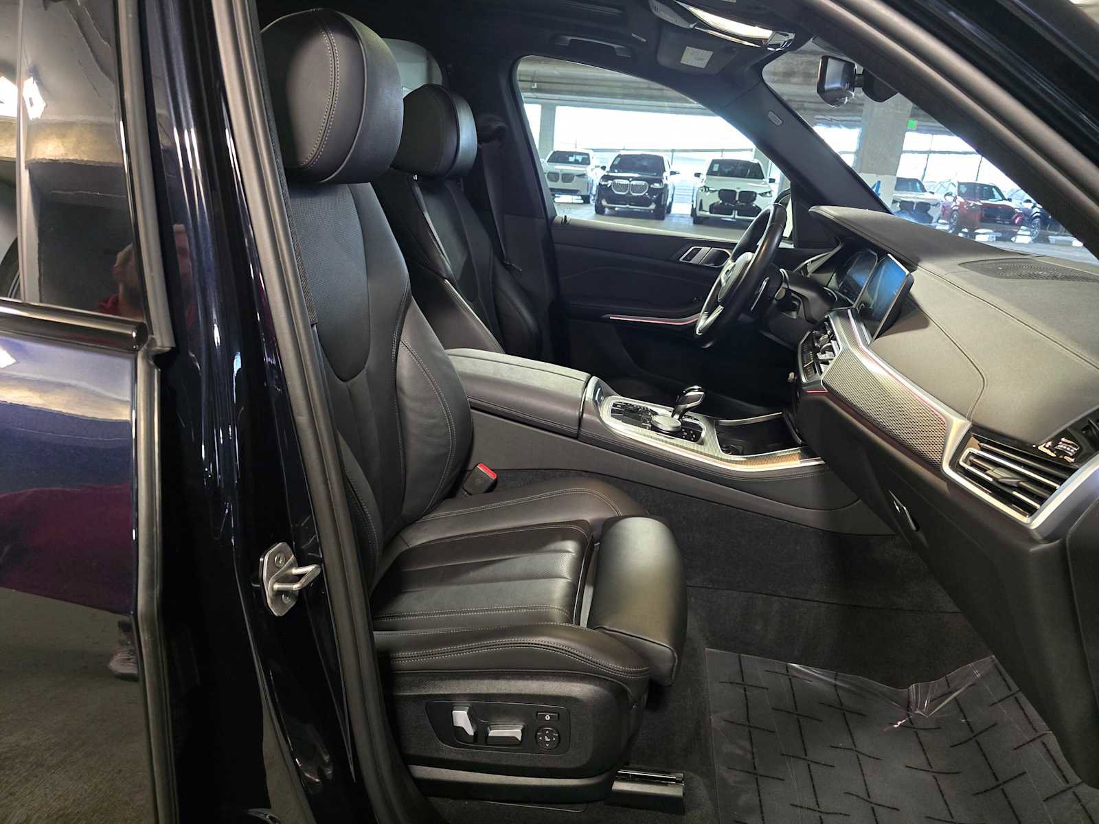 Used 2022 BMW X5 xDrive40i w/ M Sport Package image 33