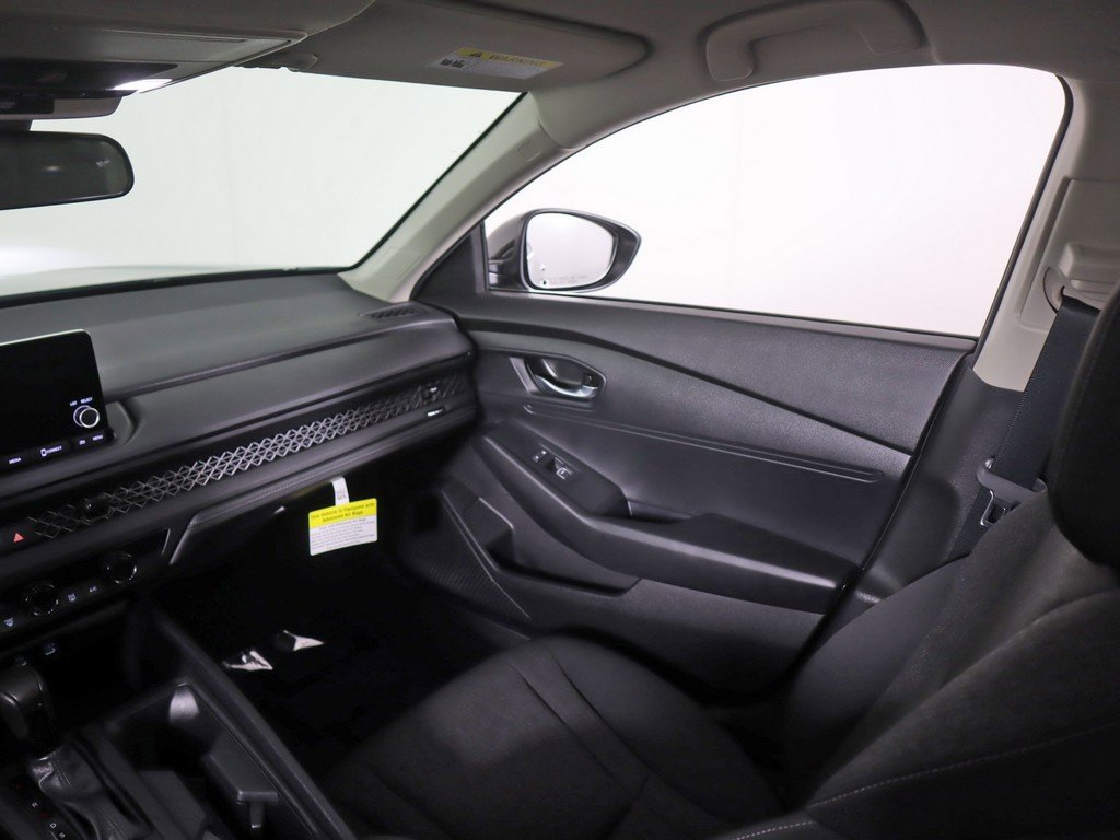 Certified 2025 Honda Accord LX image 32