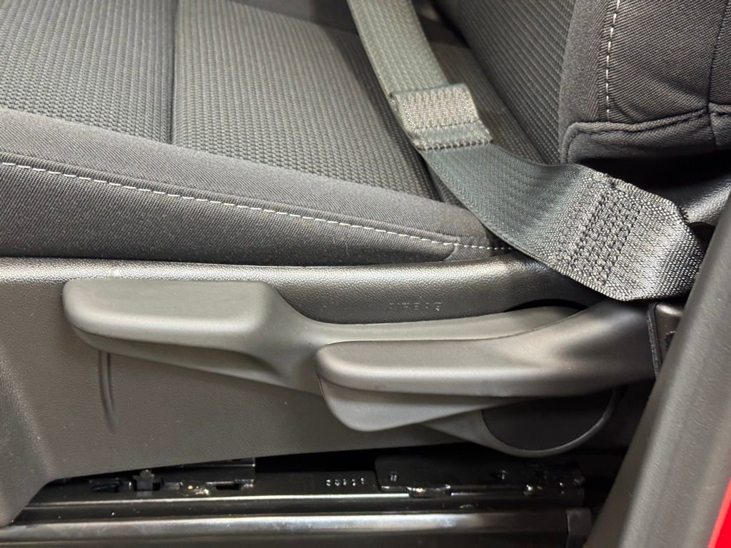 New 2026 GMC Canyon Elevation w/ Convenience Package image 12