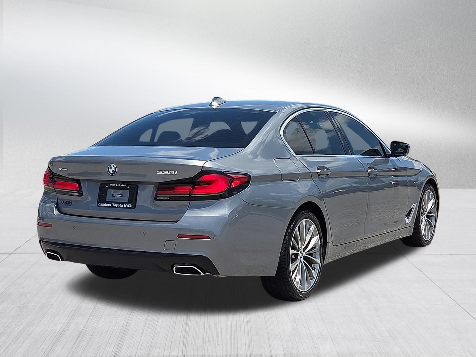 Used 2023 BMW 530i xDrive AWD/4WD image 5