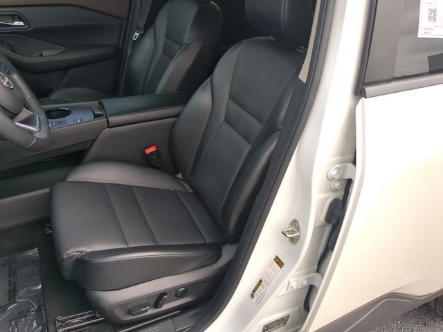 Used 2023 Nissan Rogue SV w/ SV Premium B Package FWD image 23
