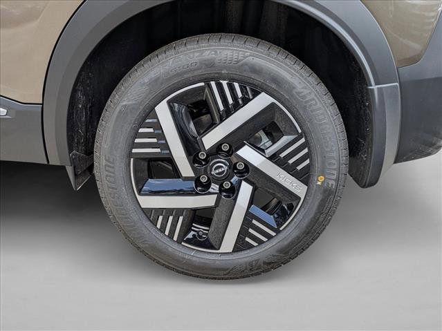 New 2026 Nissan Kicks SV FWD image 9