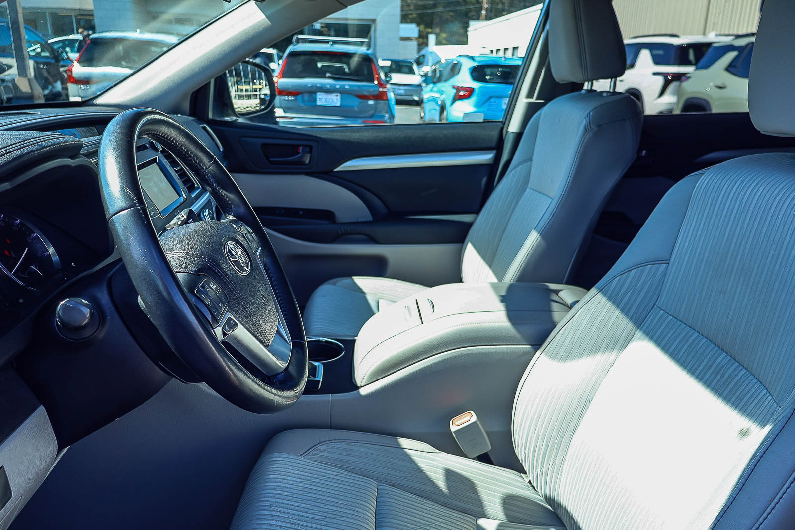 Used 2015 Toyota Highlander Plus image 12