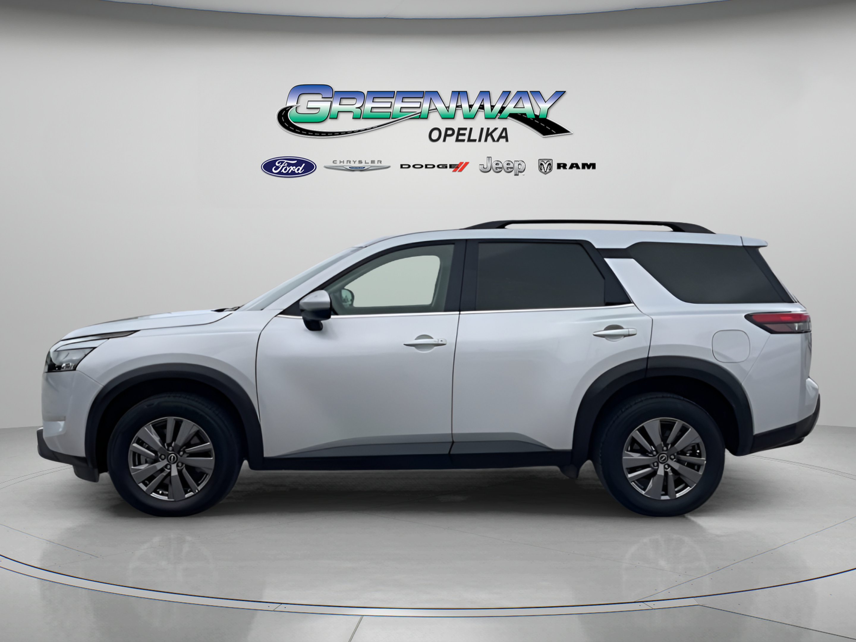 Used 2025 Nissan Pathfinder SV AWD/4WD image 3