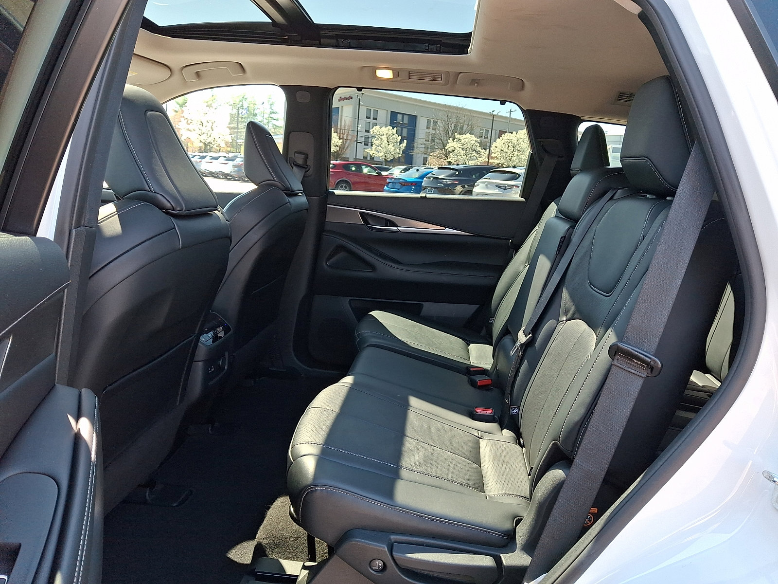 Certified 2023 INFINITI QX60 Luxe w/ Cargo Package image 11