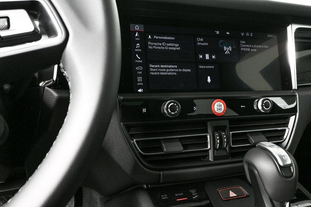 Certified 2026 Porsche Macan image 12