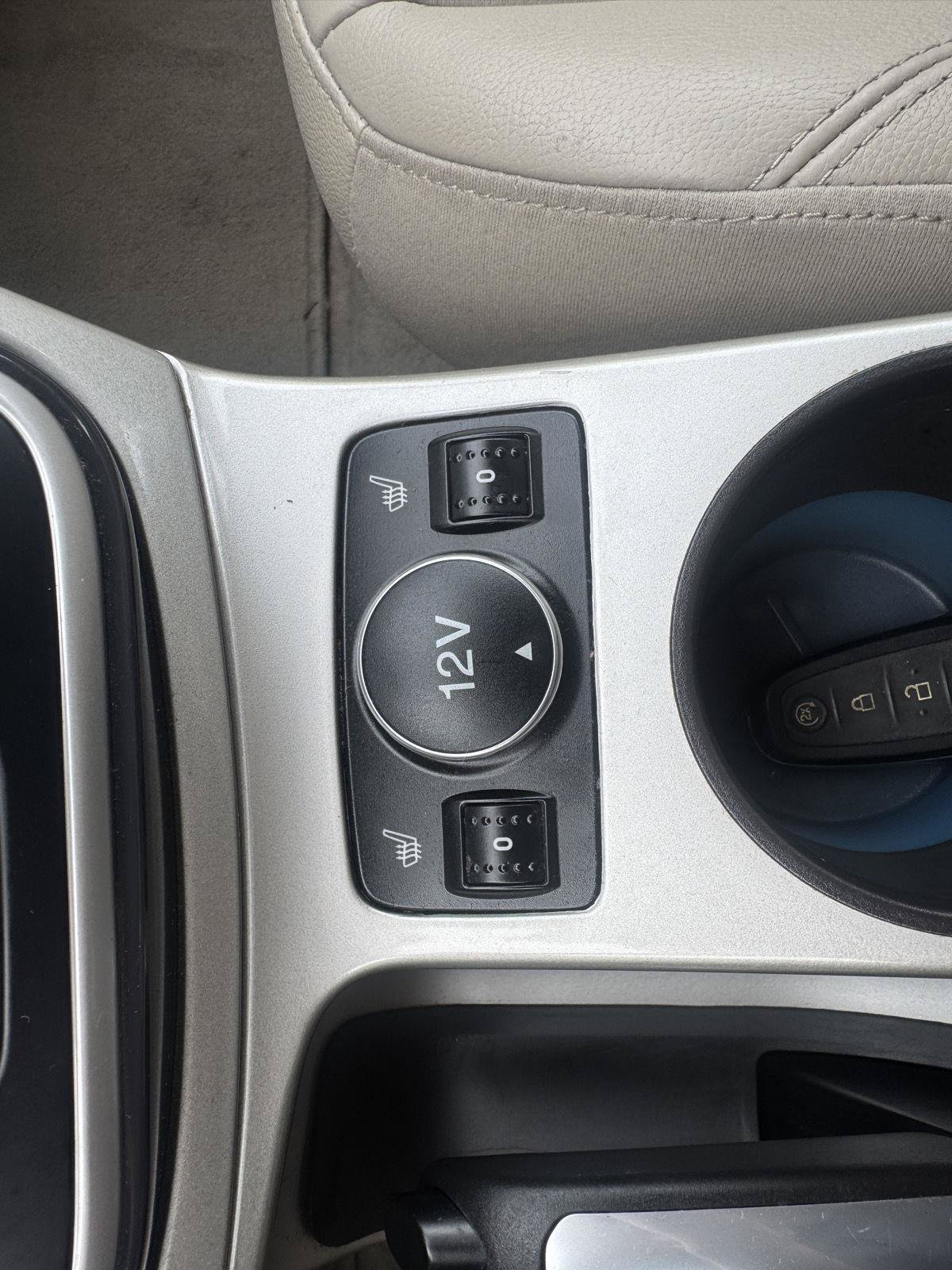 Used 2013 Ford C-MAX Energi SEL FWD image 21