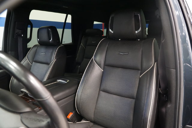 Used 2021 Cadillac Escalade Premium Luxury w/ Driver Assist Tech Package AWD/4WD image 16