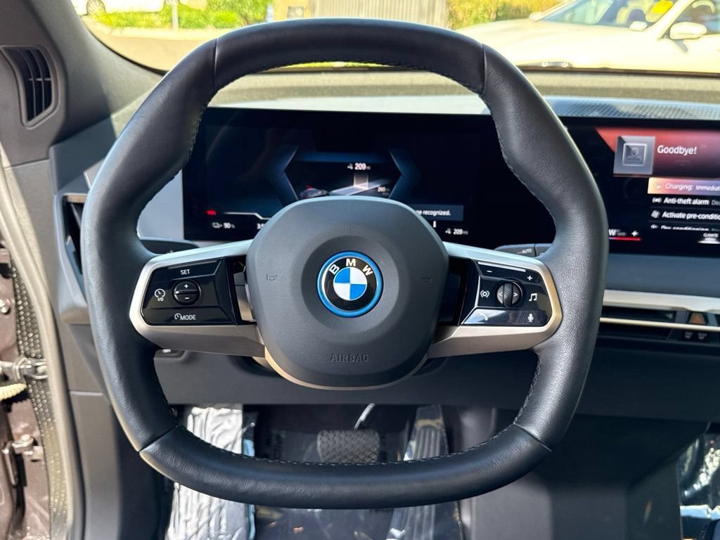 Used 2023 BMW iX M60 AWD/4WD image 24