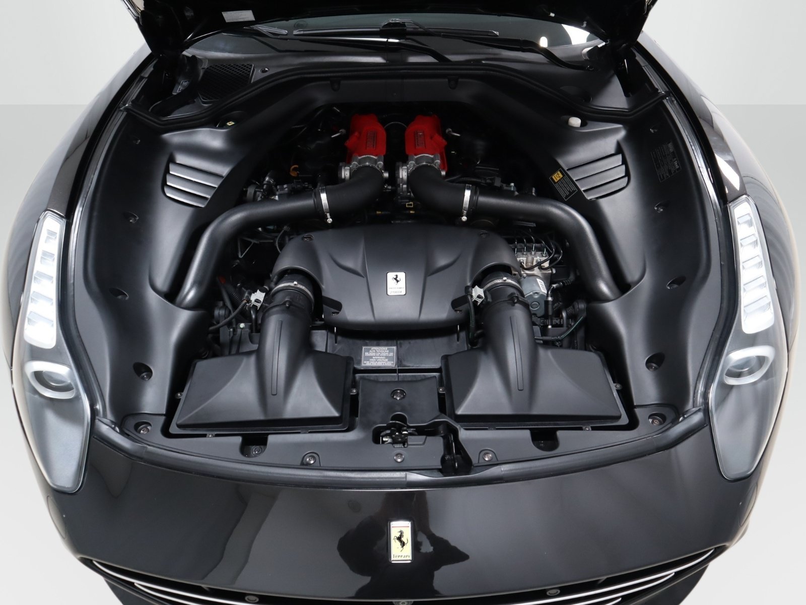 Used 2016 Ferrari California T RWD image 19