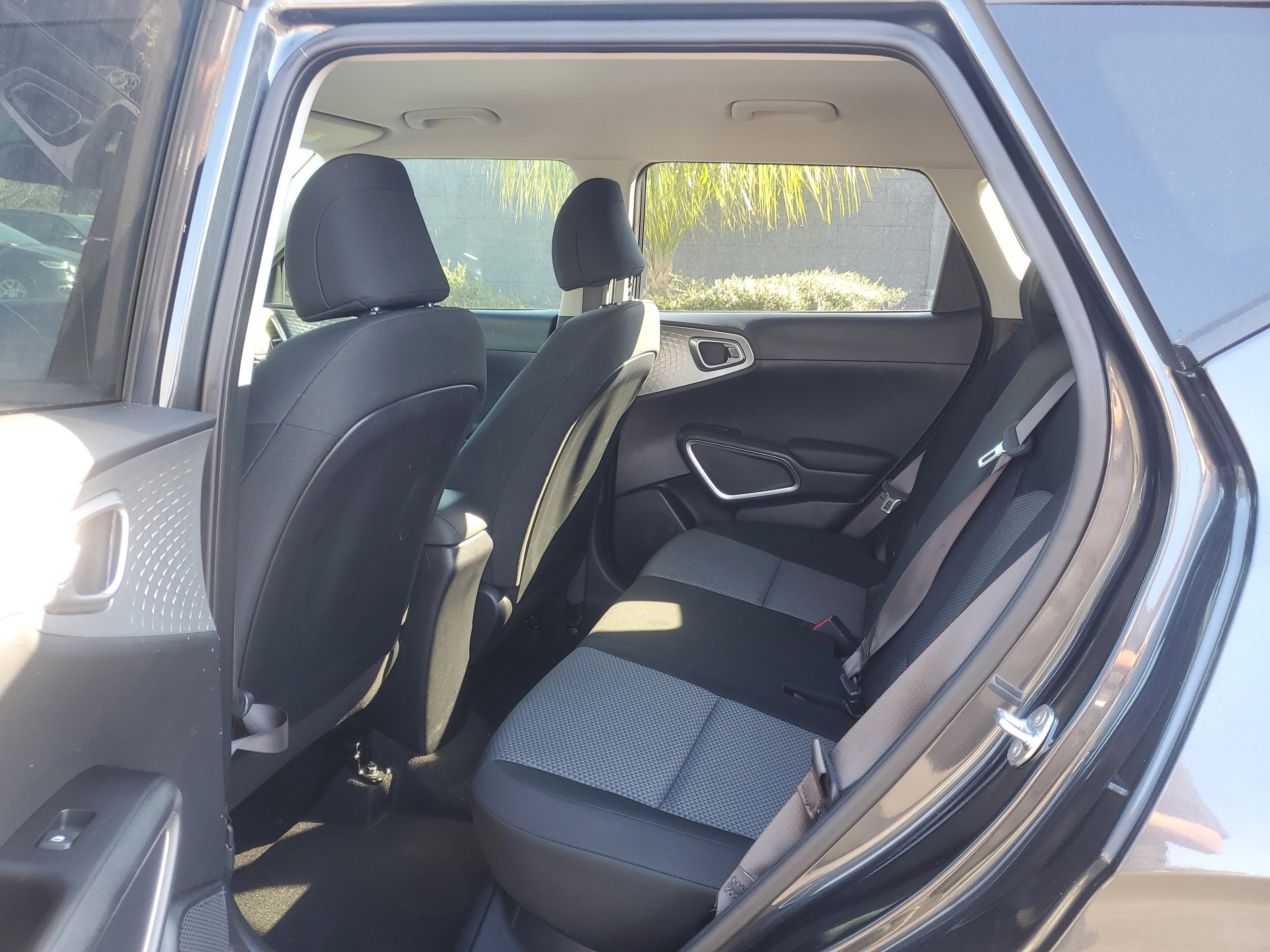 Used 2025 Kia Soul LX w/ LX Technology Package image 8