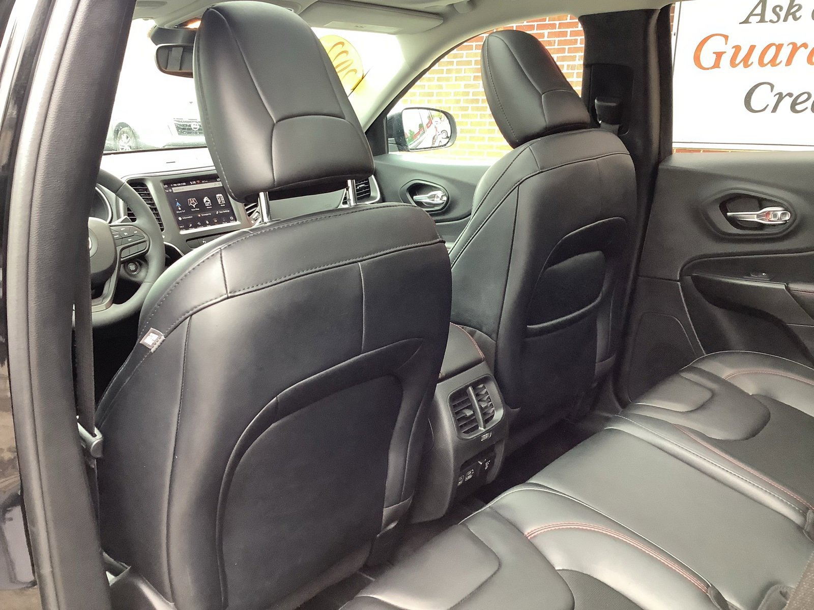 Used 2022 Jeep Cherokee Trailhawk w/ Sun & Sound Group image 10