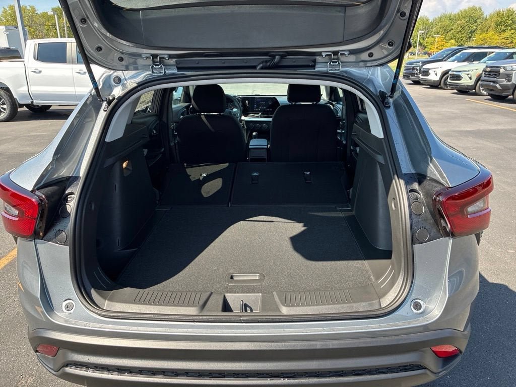 New 2026 Chevrolet Trax LS w/ LS Convenience Package FWD image 27