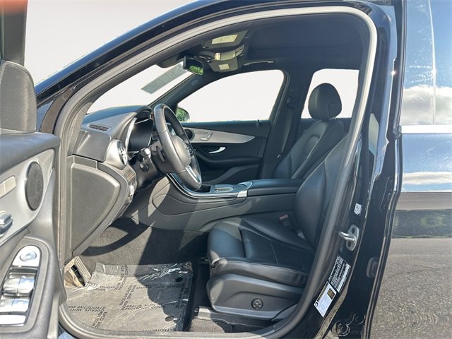 Used 2022 Mercedes-Benz GLC 300 image 9