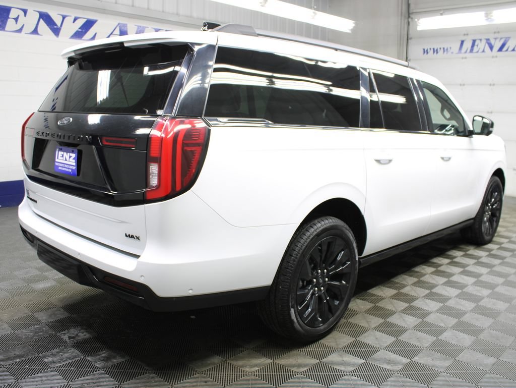 Used 2025 Ford Expedition Max Platinum w/ Stealth Appearance Package AWD/4WD image 6