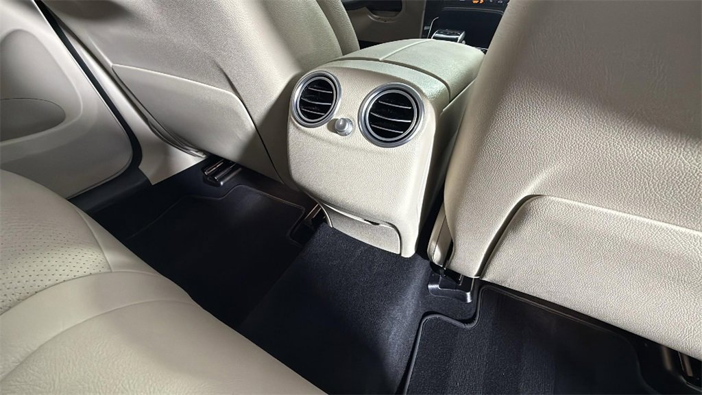 Used 2017 Mercedes-Benz GLC 300 4MATIC image 31