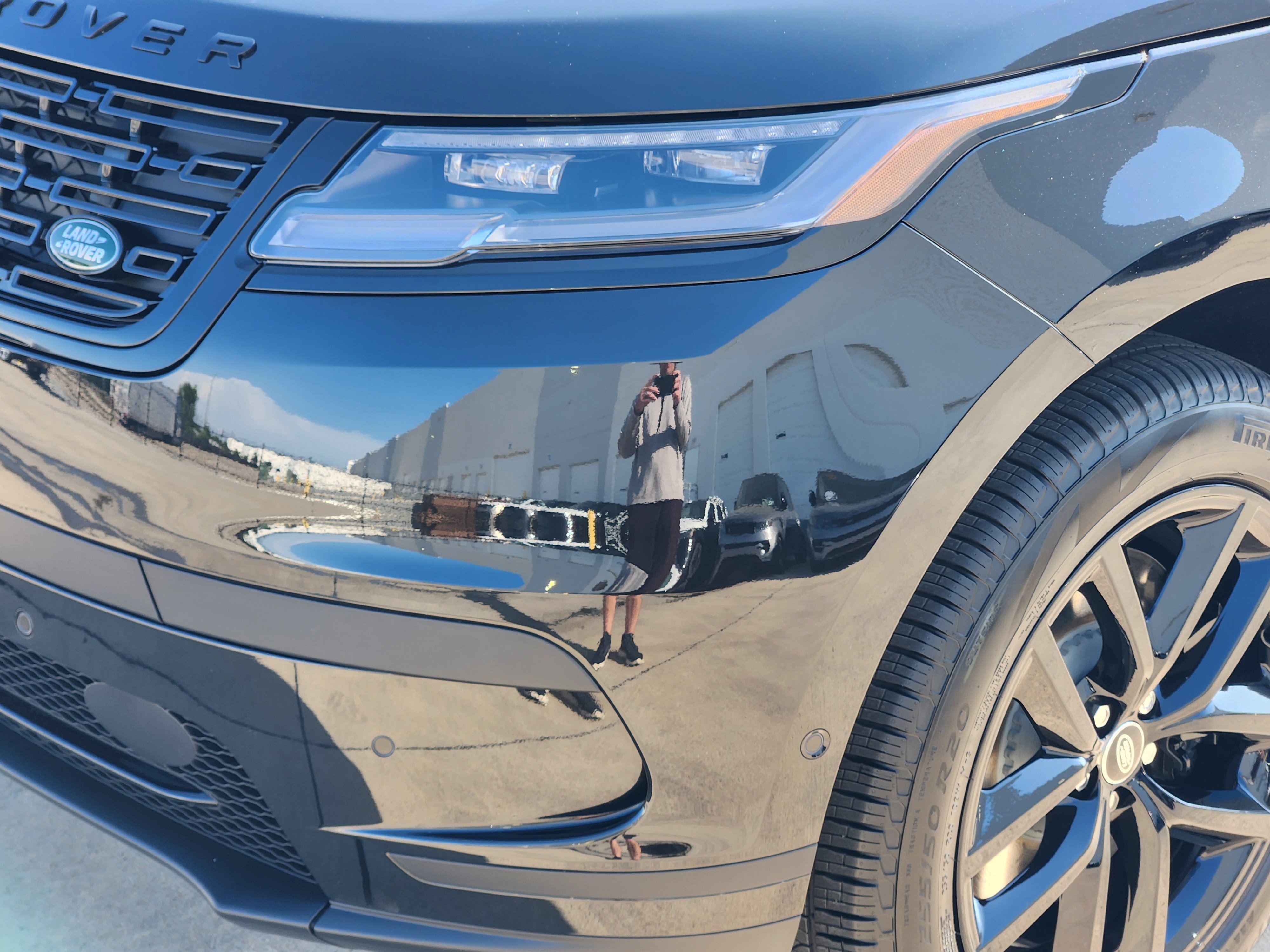 New 2026 Land Rover Range Rover Velar S image 9