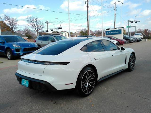 Used 2022 Porsche Taycan image 8