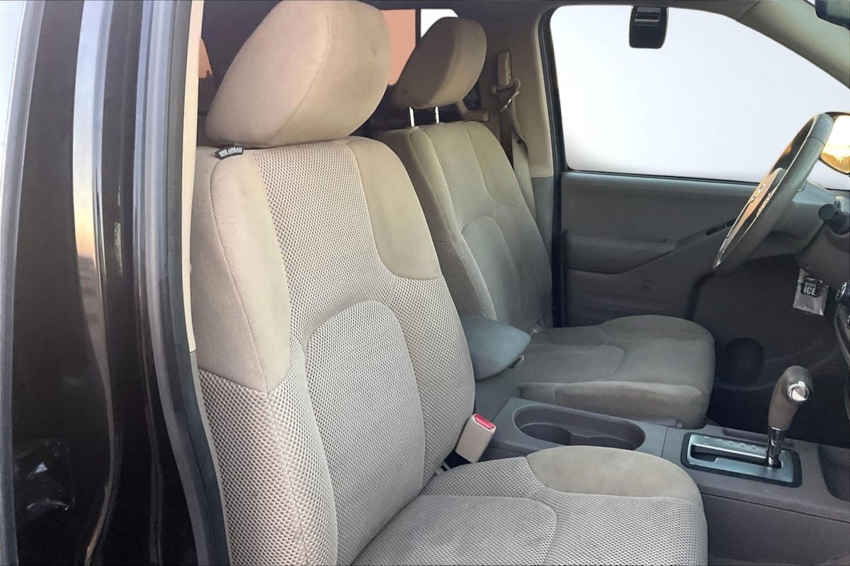 Used 2018 Nissan Frontier SV RWD image 7