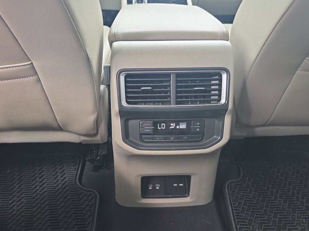 Used 2024 Volkswagen Atlas SE FWD image 16