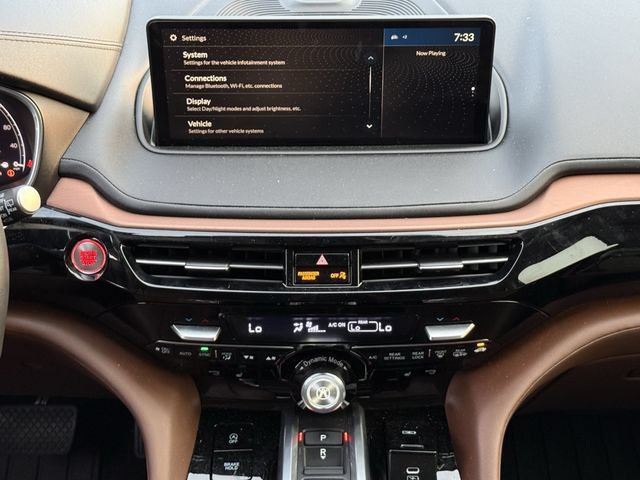 Used 2023 Acura MDX SH-AWD w/ Technology Package image 16