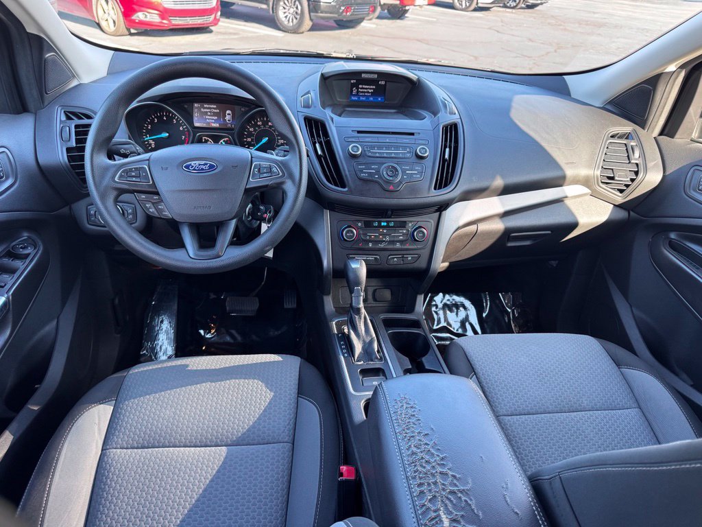 Used 2017 Ford Escape SE w/ SE Cold Weather Package FWD image 5