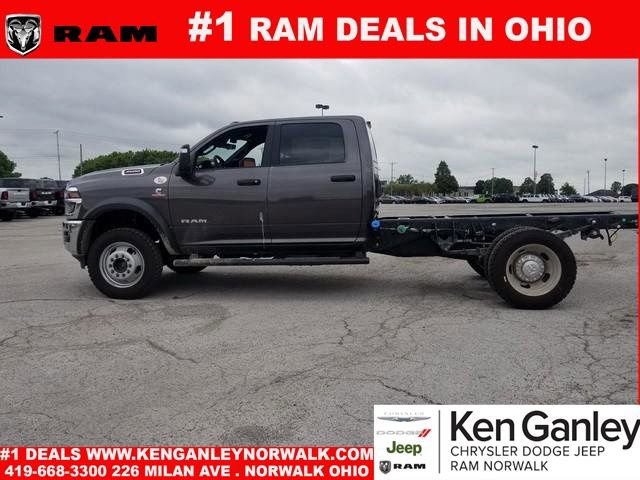 New 2026 RAM 4500 4x4 Crew Cab DRW image 9