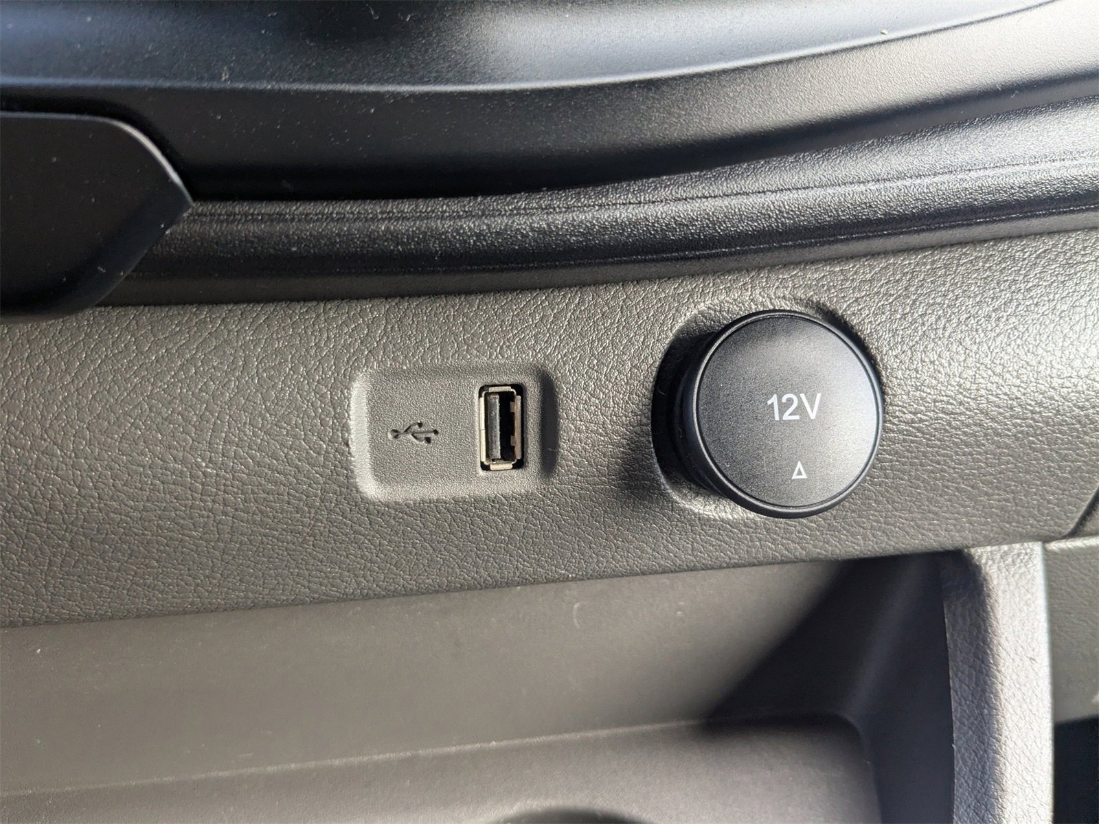 Used 2024 Ford Transit 250 Low Roof w/ Exterior Upgrade Package image 20