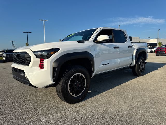 Used 2025 Toyota Tacoma TRD Off-Road AWD/4WD image 2