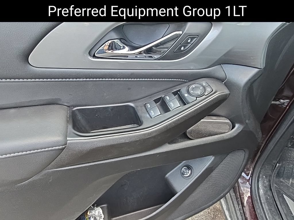 Used 2023 Chevrolet Traverse LT FWD image 13