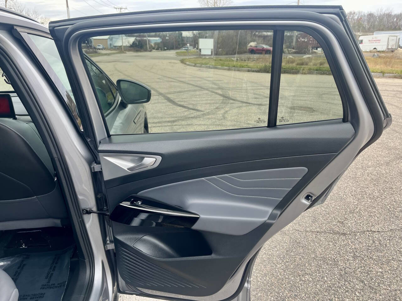 Used 2023 Volkswagen ID.4 Pro S image 19