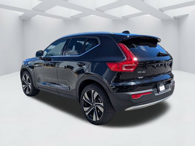 Certified 2023 Volvo XC40 B5 Plus w/ Protection Package Premier AWD/4WD image 7