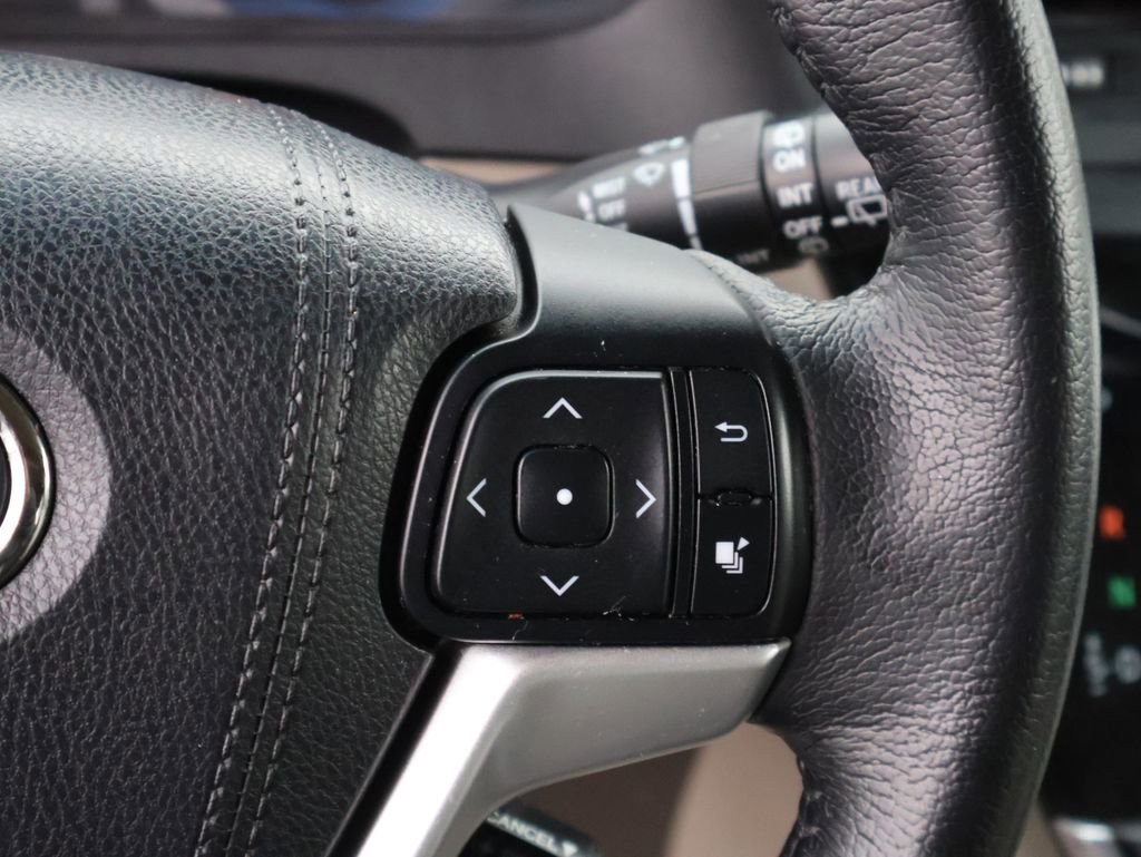 Used 2015 Toyota Sienna XLE Premium image 36