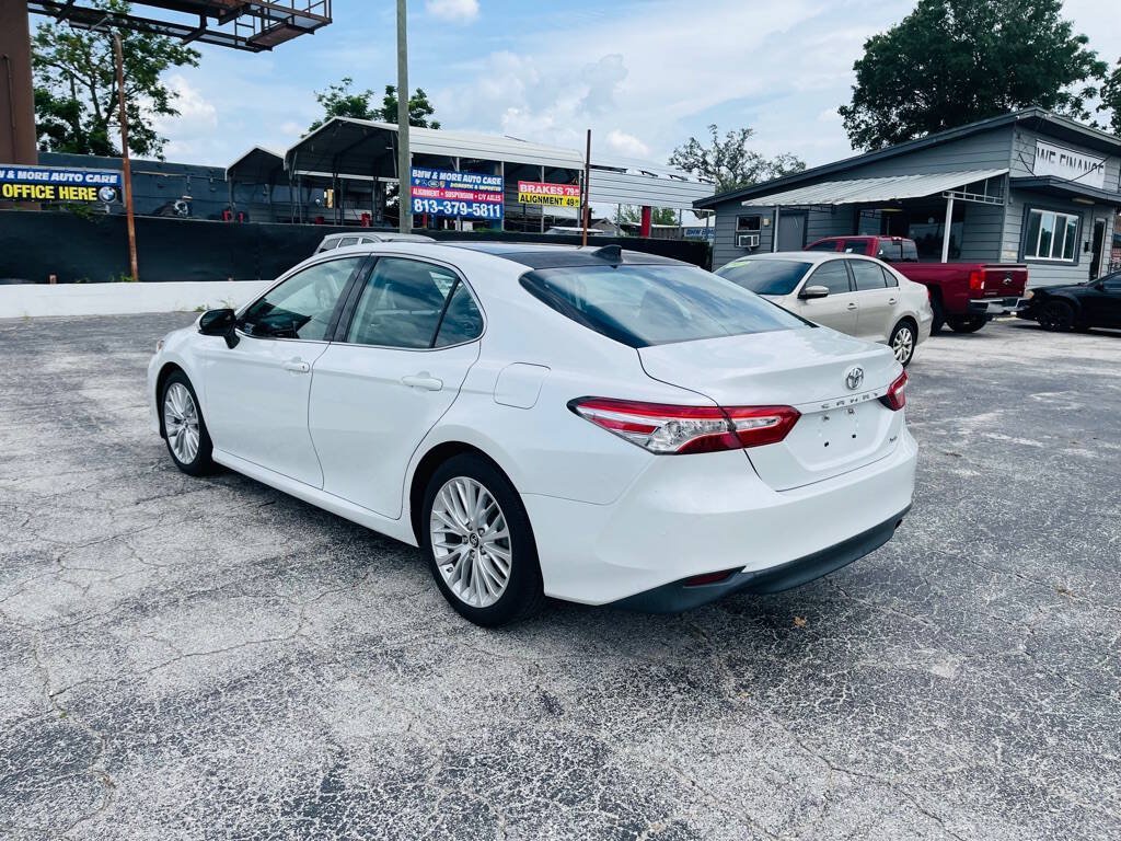 Used 2019 Toyota Camry XLE FWD image 6