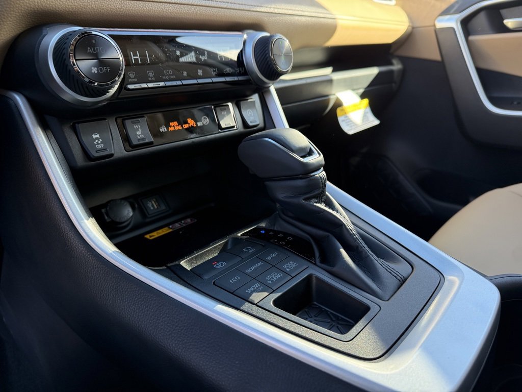 Used 2025 Toyota RAV4 XLE Premium image 26