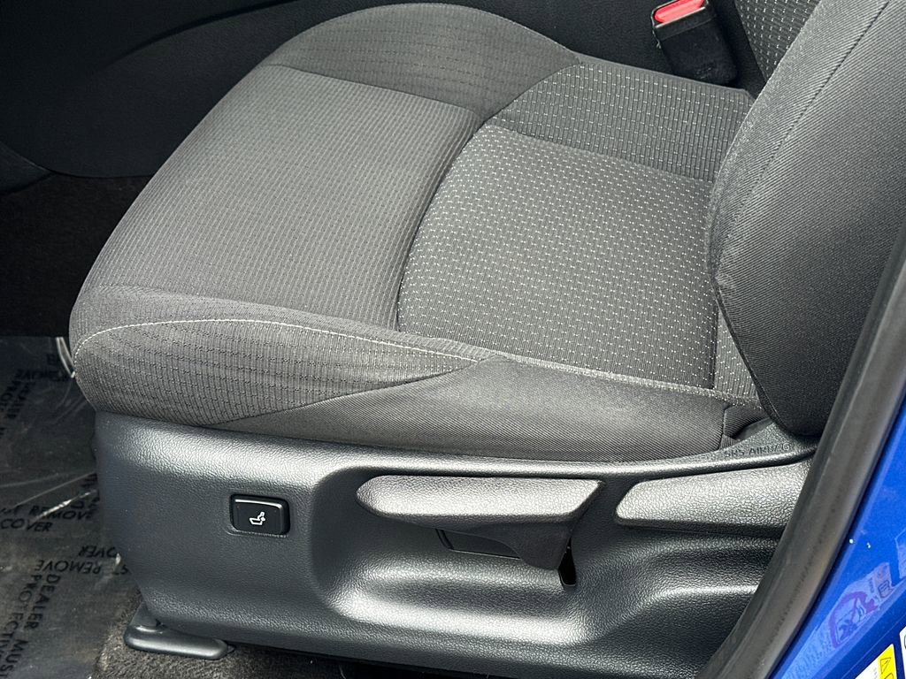 Used 2018 Toyota C-HR XLE FWD image 19