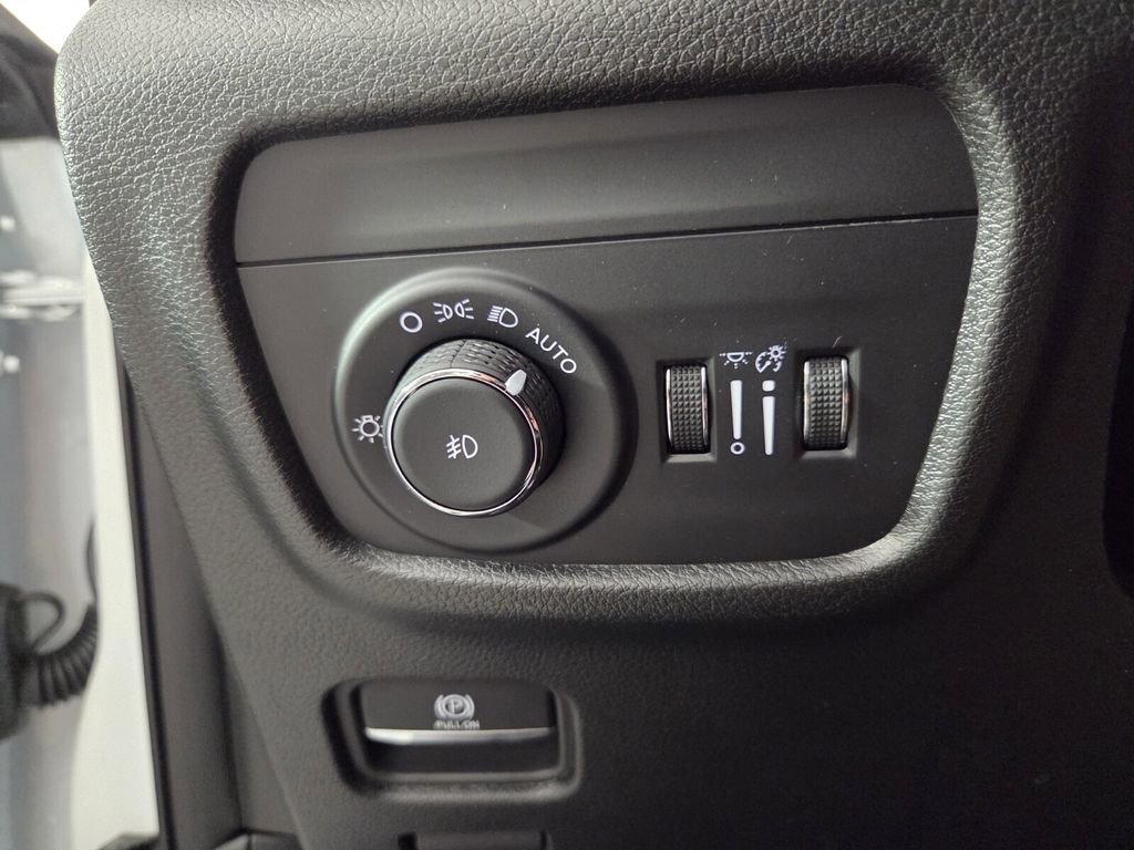 Certified 2025 Jeep Grand Cherokee L Limited AWD/4WD image 21