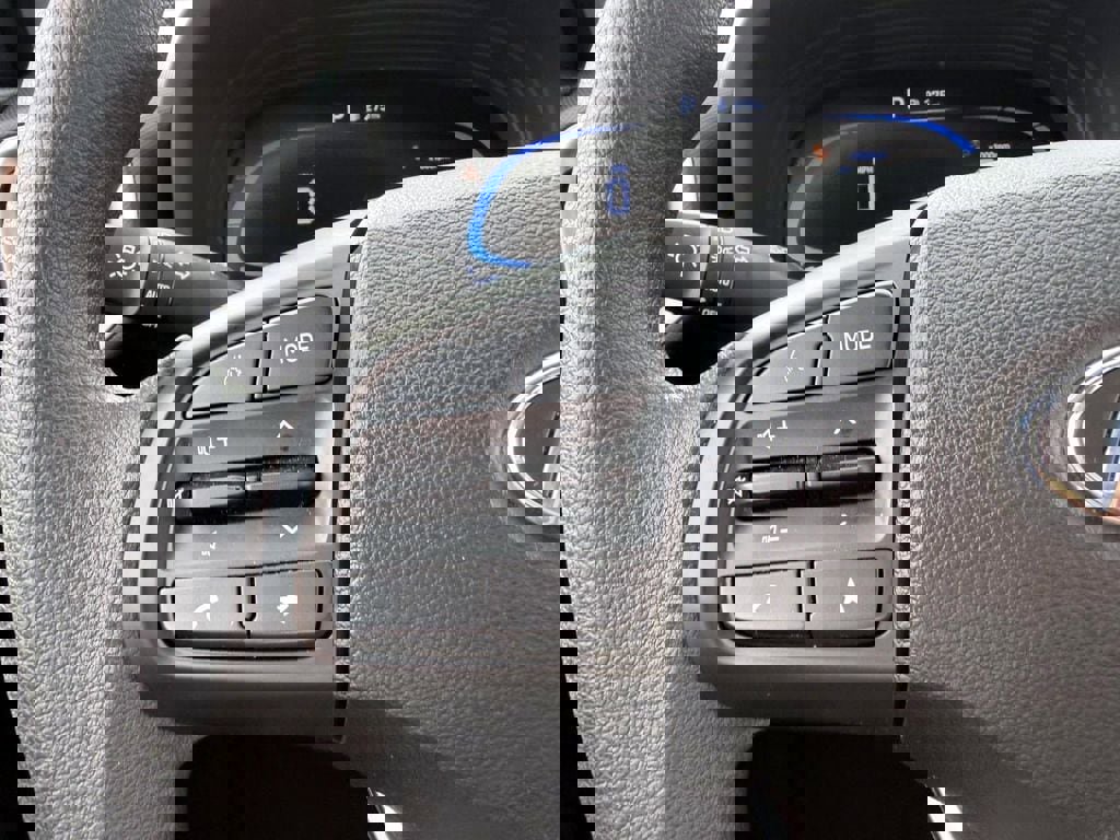 Certified 2025 Hyundai Venue SE image 27