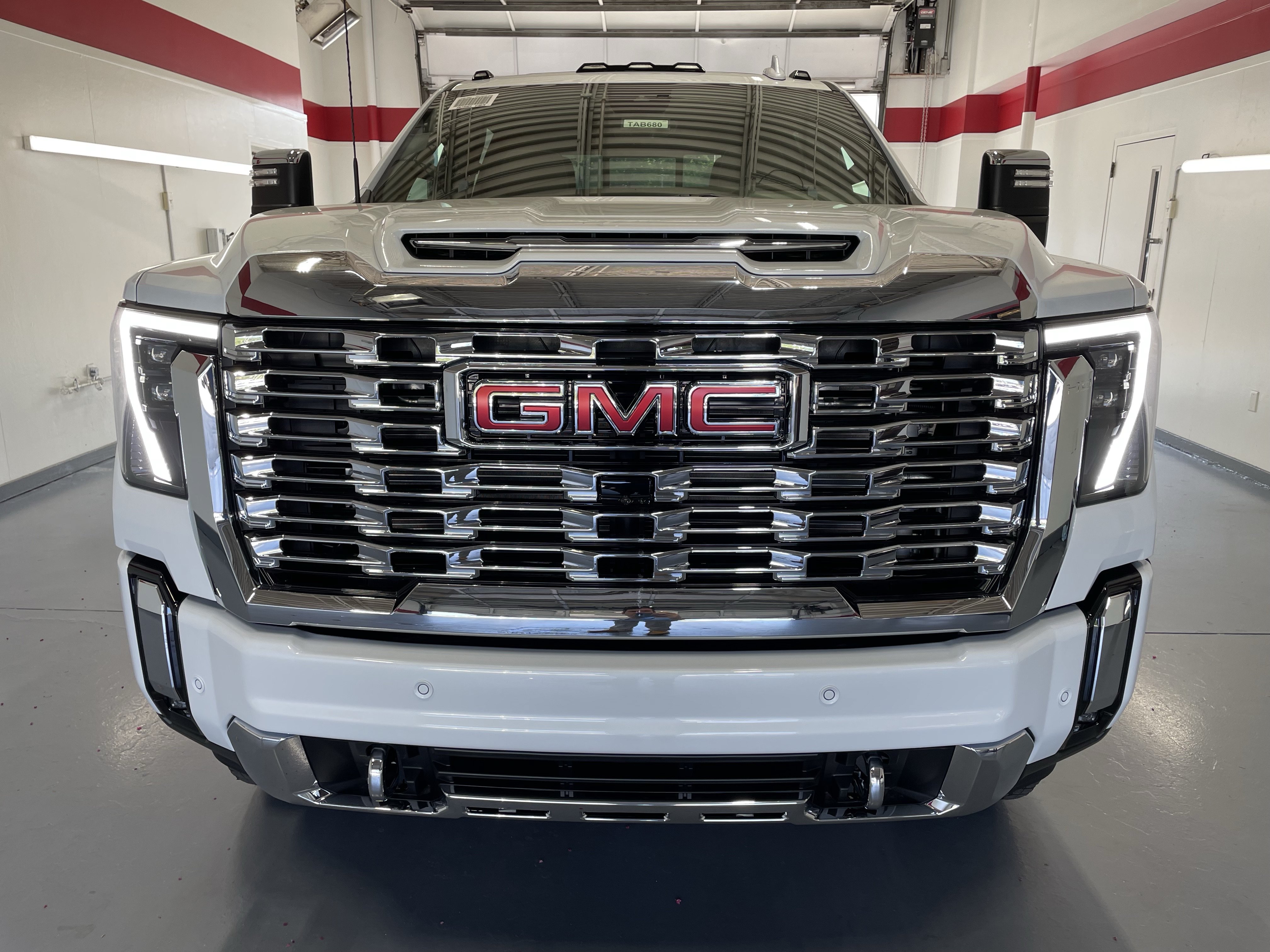 New 2026 GMC Sierra 2500 Denali w/ Denali Reserve Package AWD/4WD image 2