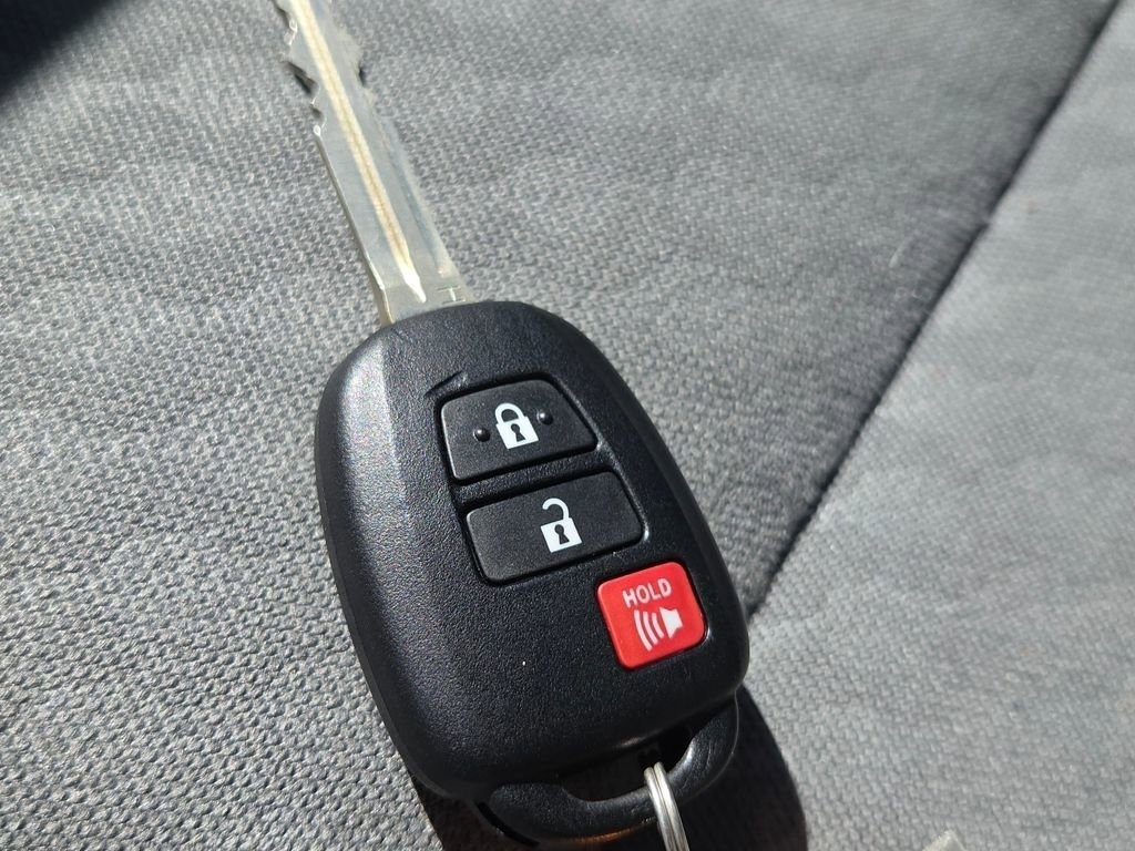 Used 2022 Toyota Tacoma SR5 w/ Technology Package image 34