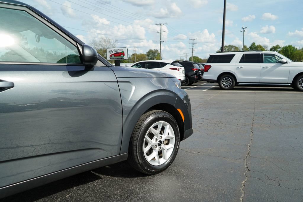 Used 2022 Kia Soul LX w/ Technology Package image 11