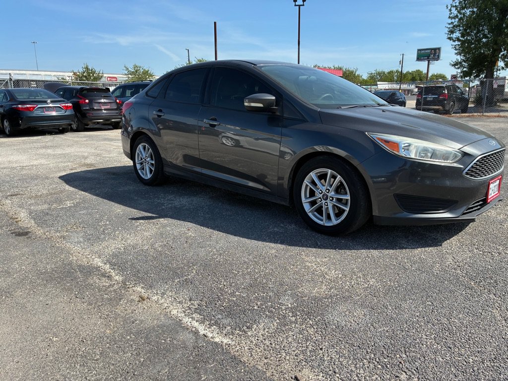 Used 2016 Ford Focus SE FWD image 3
