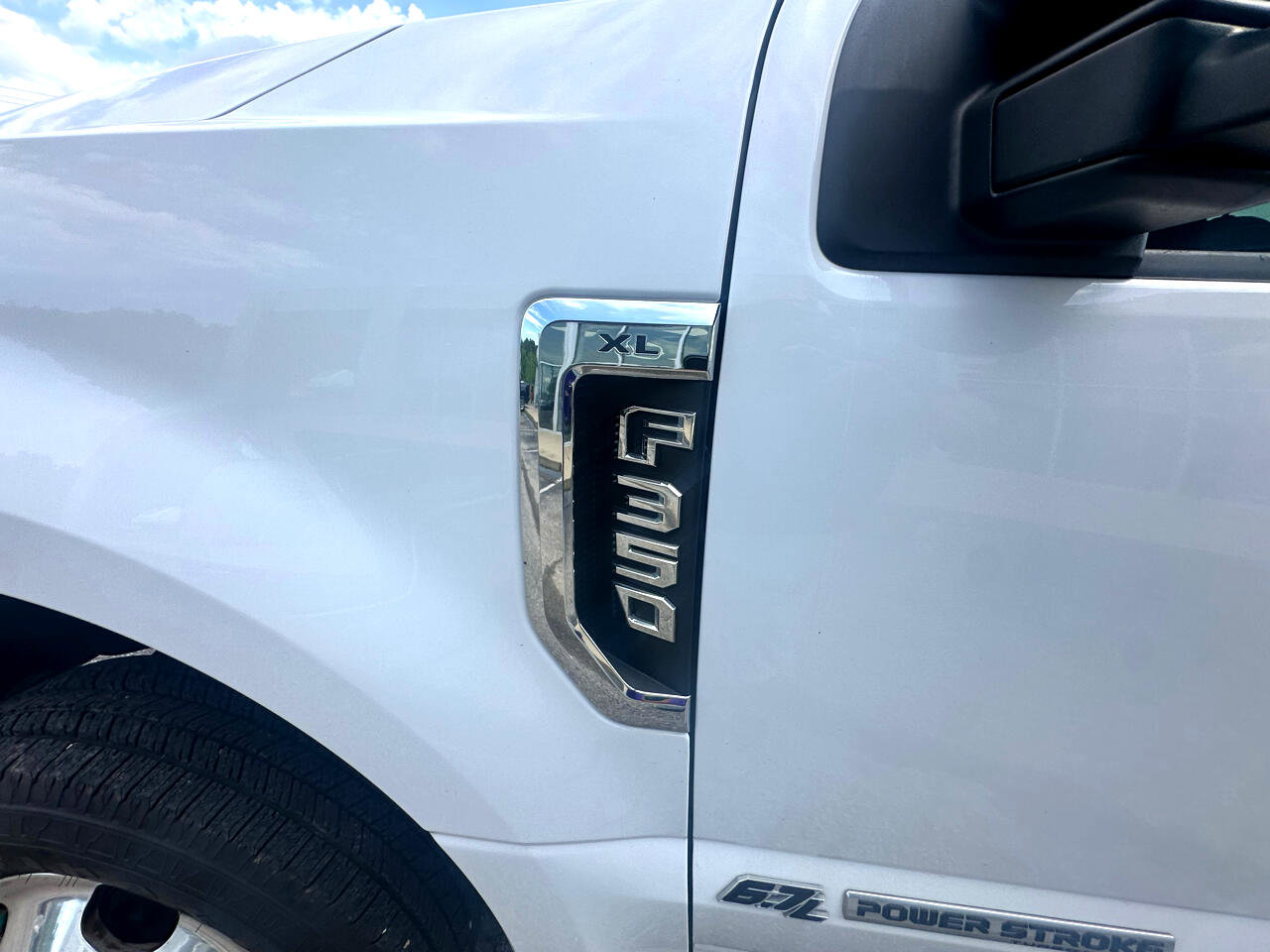 Used 2022 Ford F350 XL w/ Power Equipment Group image 9