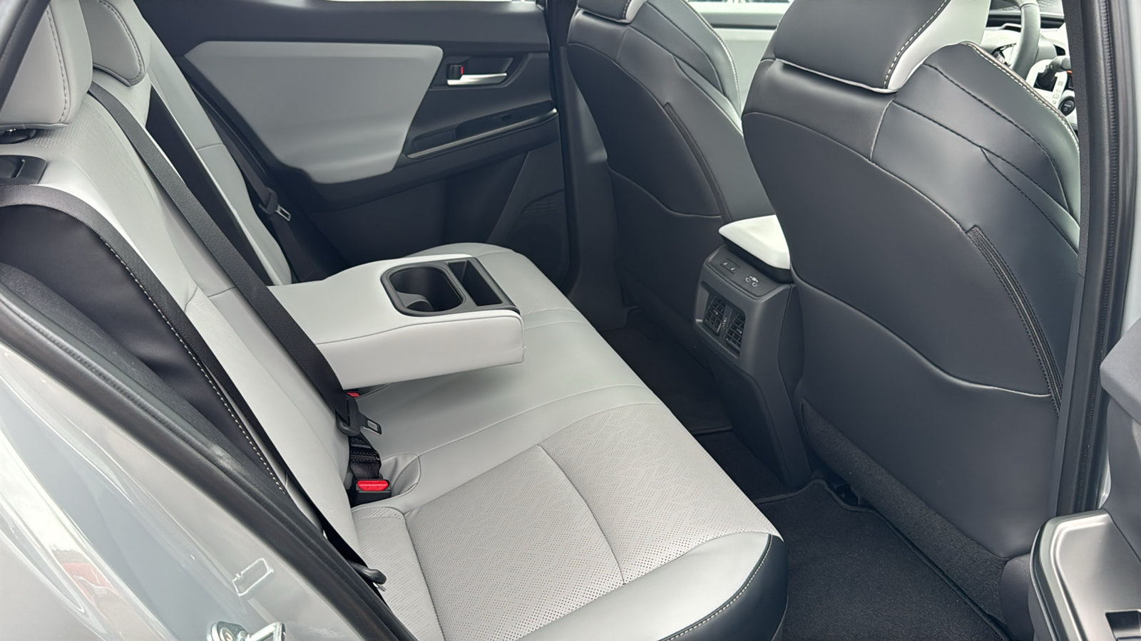 New 2027 Subaru Uncharted AWD image 11