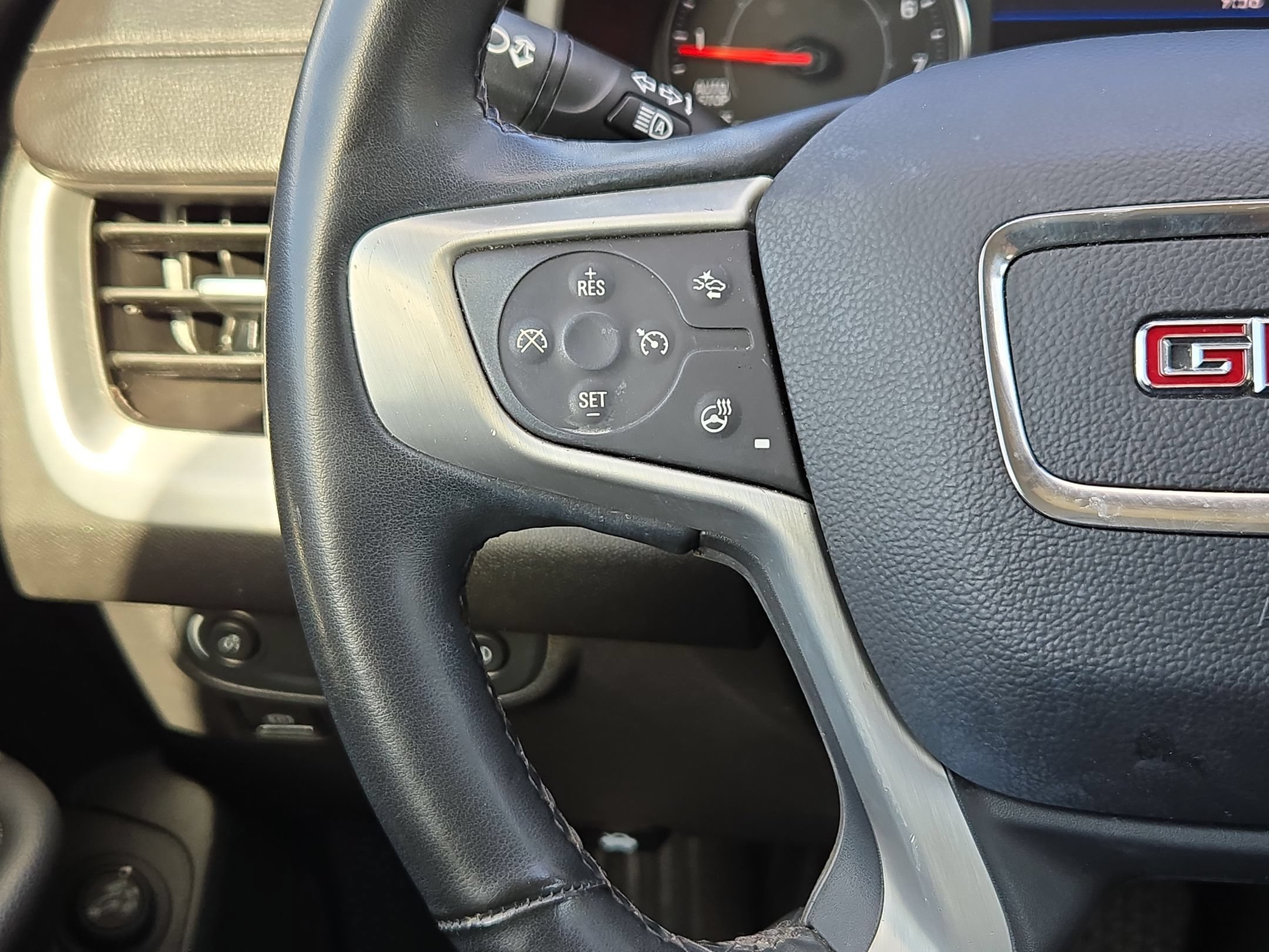 Used 2023 GMC Terrain SLT FWD image 21