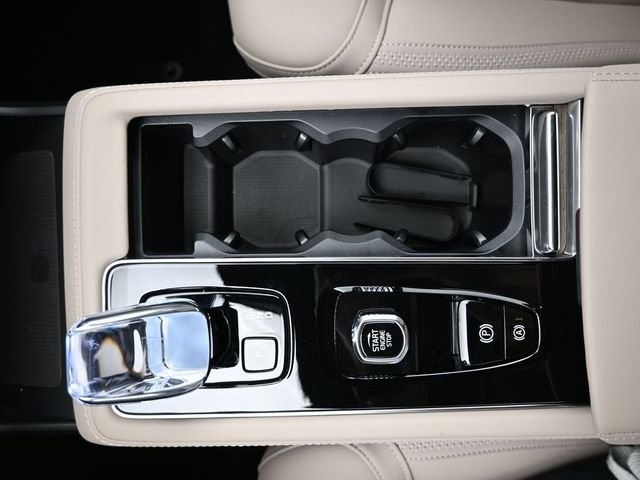 New 2026 Volvo XC90 B6 Core w/ Protection Package Premier image 11